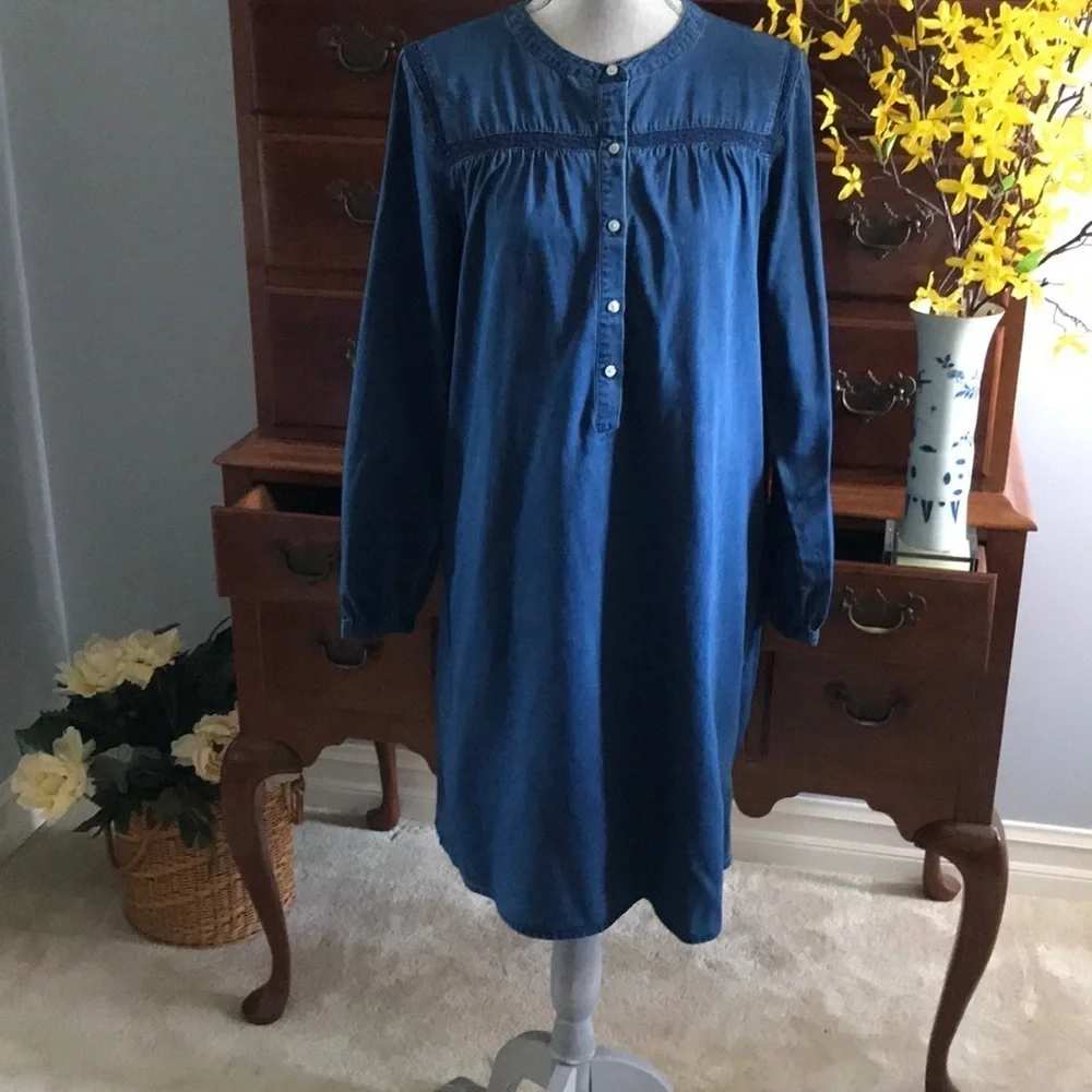 Old Navy Chambray Shirt Dress with Lace - Picture 3 of 10